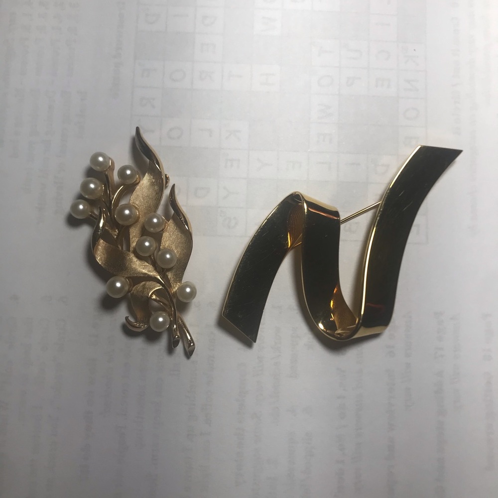 brooches
